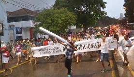 Marcha pela legalização da maconha reúne manifestantes de 16 estados no Recife