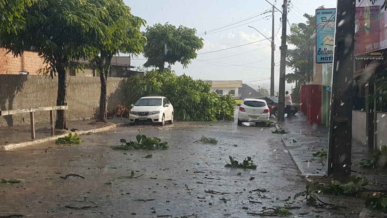 Bonito-PE: Ventos Fortes e Chuvas Causam Alagamentos e Destruição no Município.