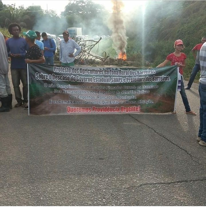 Em Barreiros, protesto bloqueia rodovia PE-60