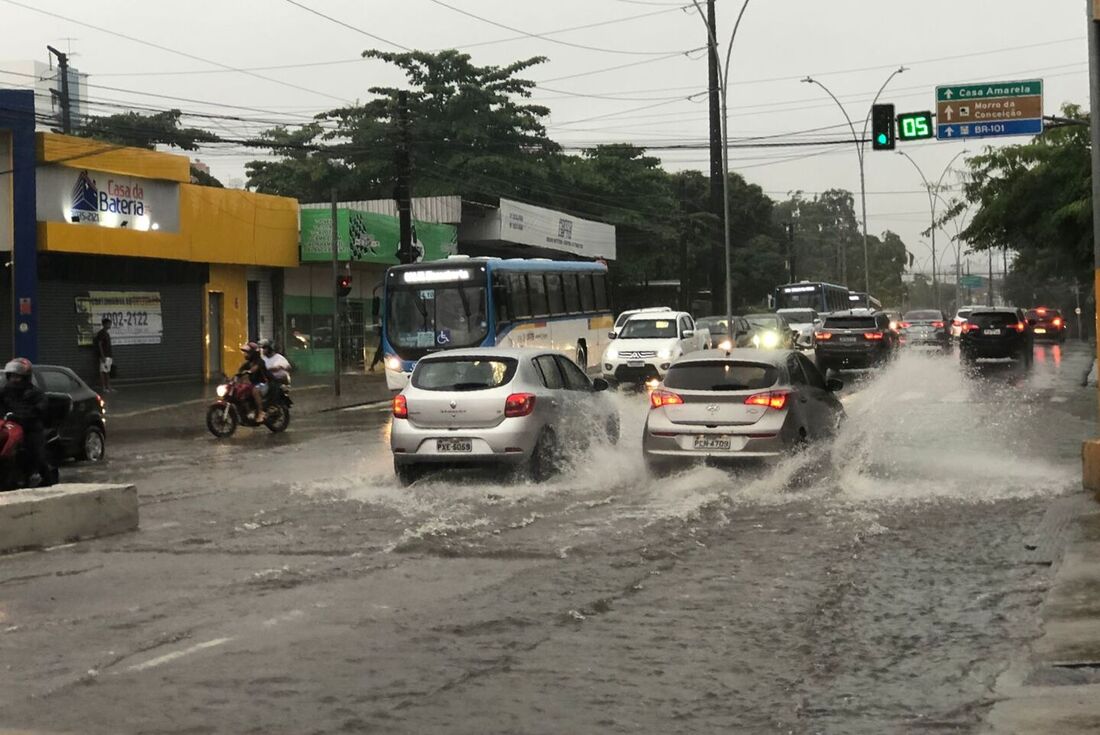 FORTES CHUVAS EM PERNAMBUCO: Apac renova ALERTA para o Grande Recife e Zona da Mata.