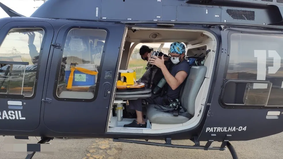 Coração é transportado de helicóptero de Caruaru a Recife para paciente à espera de transplante