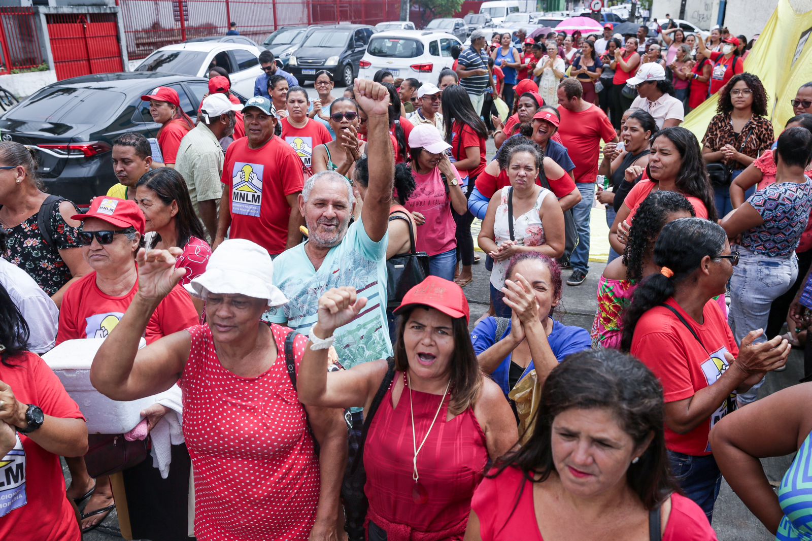 Manifestantes reivindicam a Casa Civil um novo prazo do programa habitacional